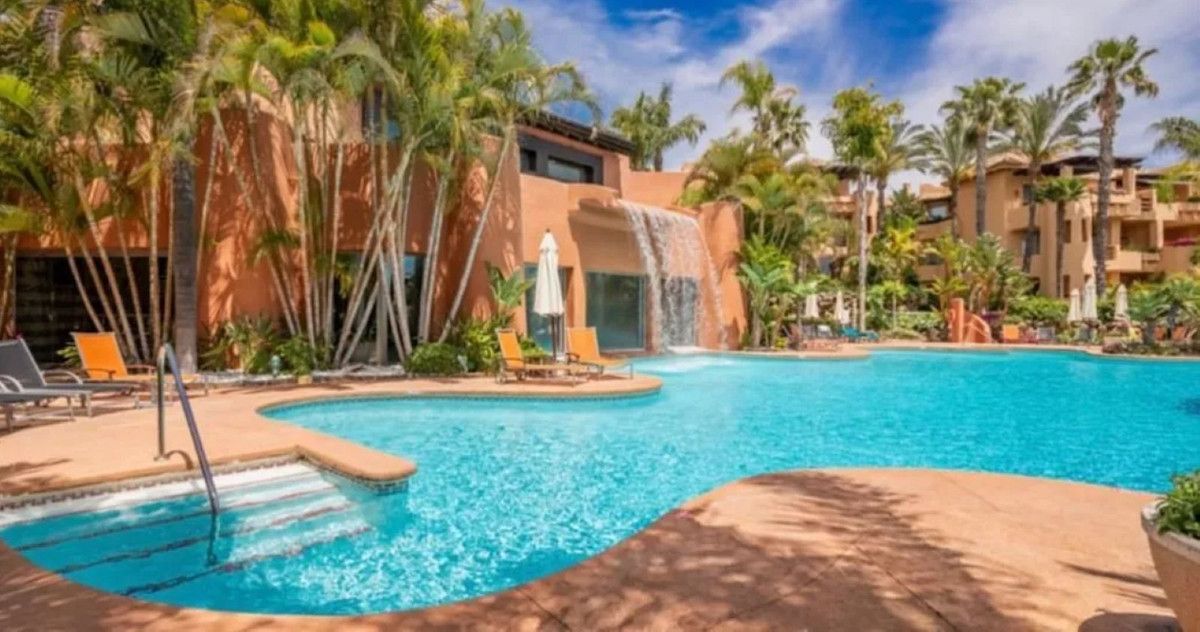 Piscina de Apartament en venda en Marbella amb Aire condicionat, Terrassa i Moblat