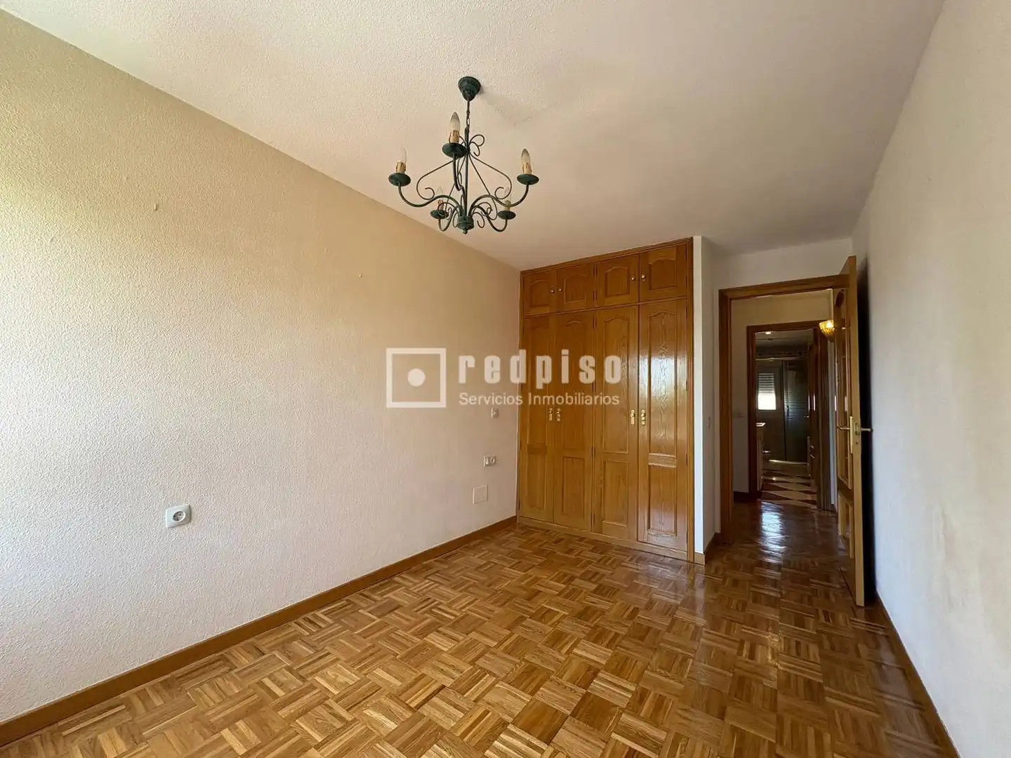 Bedroom of Houses for sale in Tres Cantos  with Air Conditioner, Heating and Parquet flooring