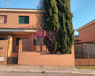 Exterior view of House or chalet for sale in Maqueda