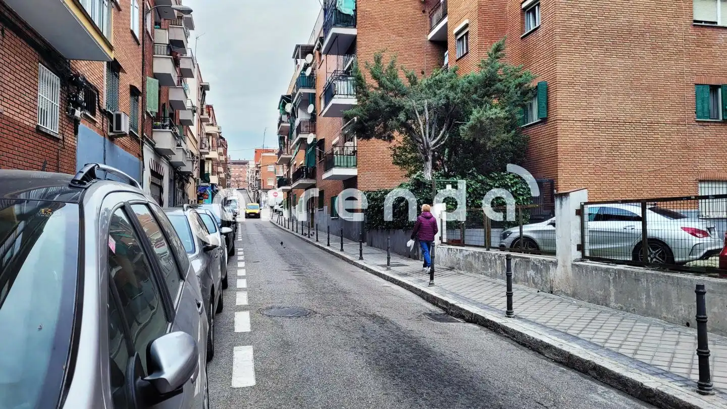 Außenansicht von Wohnung zur Miete in Madrid mit Klimaanlage, Heizung und Möbliert