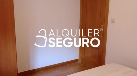 Foto 2 de Piso de alquiler en Apostol Santiago, Ventas,  Madrid Capital