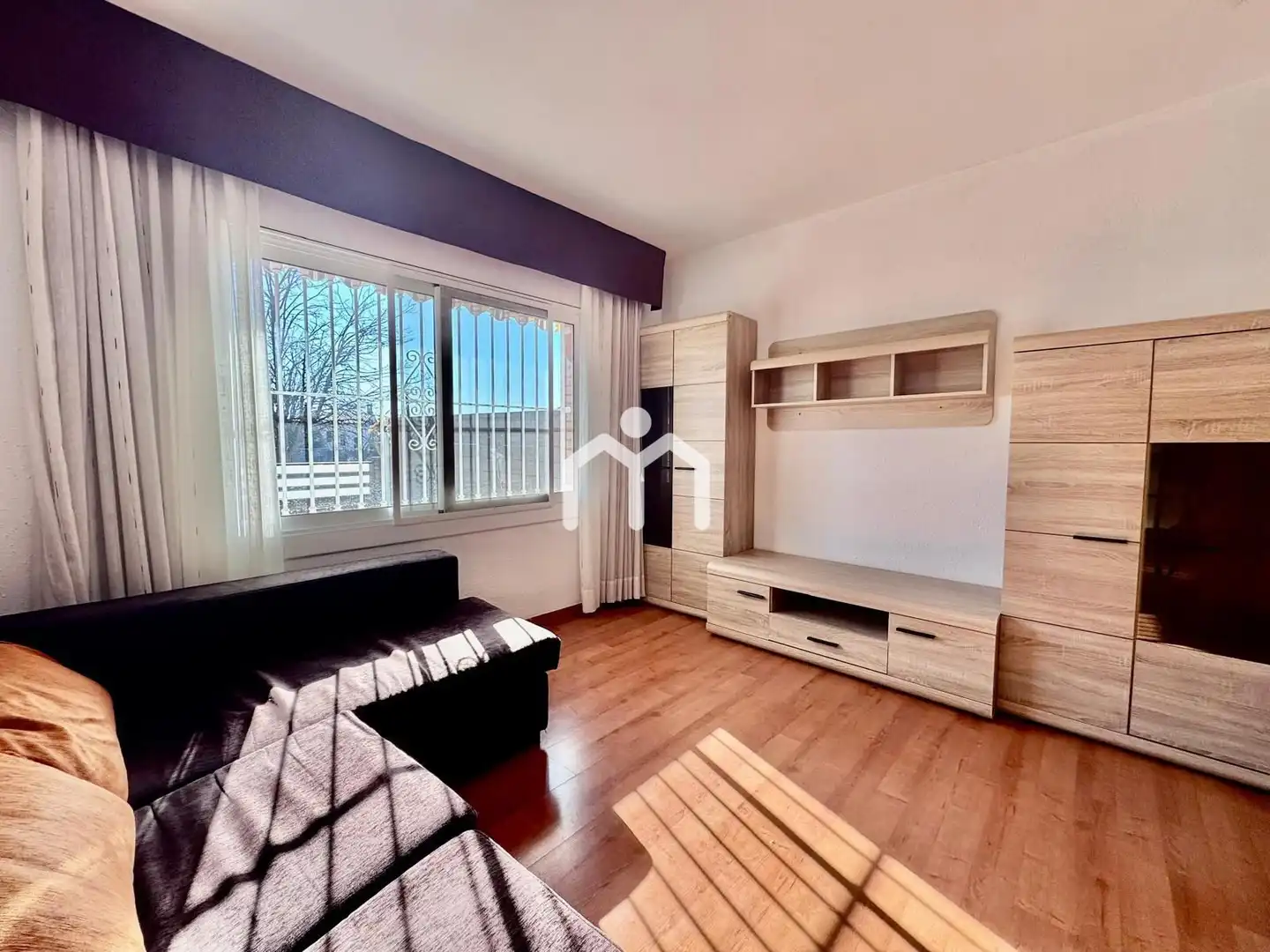 Sala de estar de Casa adosada en venta en Premià de Dalt con Calefacción, Parquet y Terraza