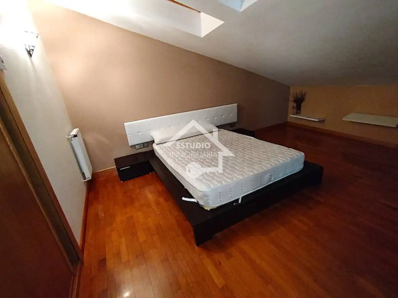 Habitación de Dúplex en venta en Viana con Calefacción y Balcón