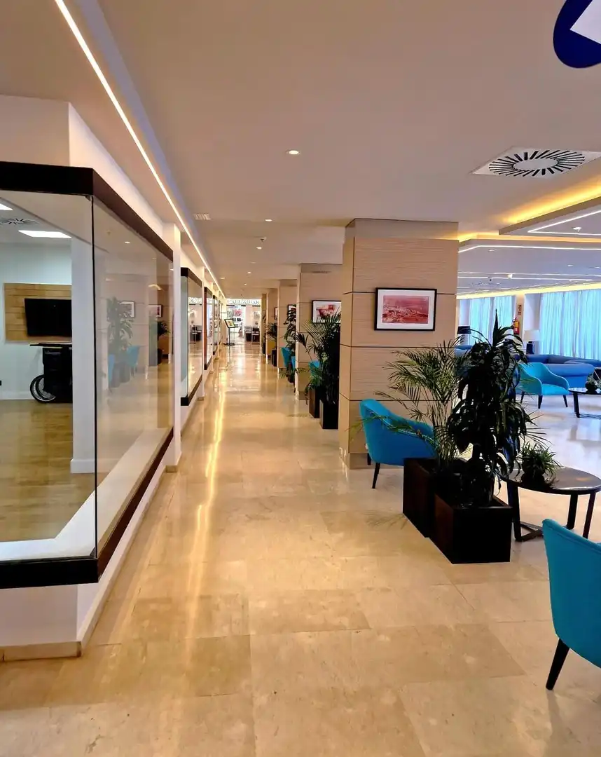 Wohnung zum Verkauf in Fuengirola mit Klimaanlage, Heizung und Terrasse