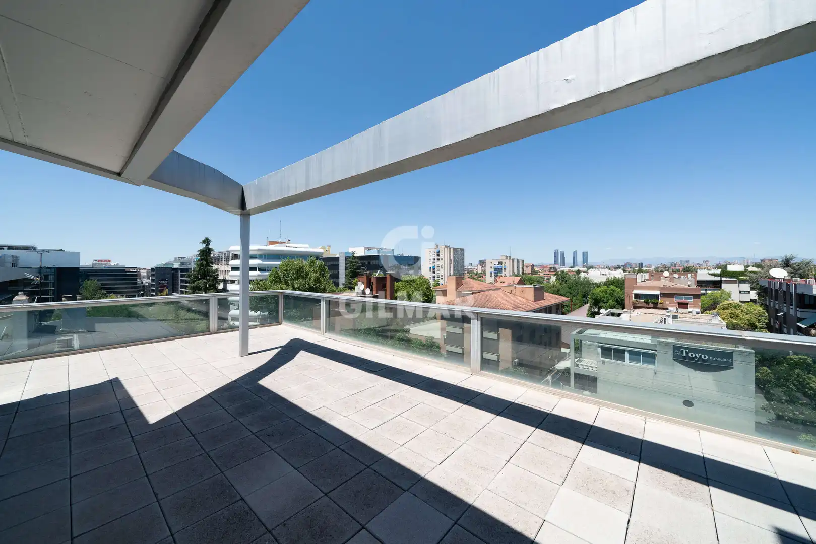 Terrasse von Gebäude zur Miete in Madrid
