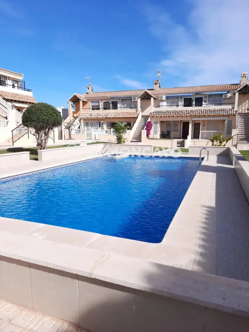 Casa o xalet en venda a Calle Calle los Mandarinos, San Miguel de Salinas