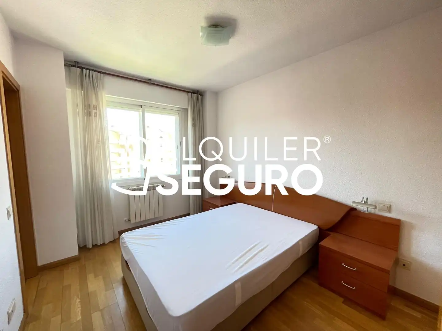 Dormitori de Àtic de lloguer en Madrid amb Calefacció, Terrassa i Piscina