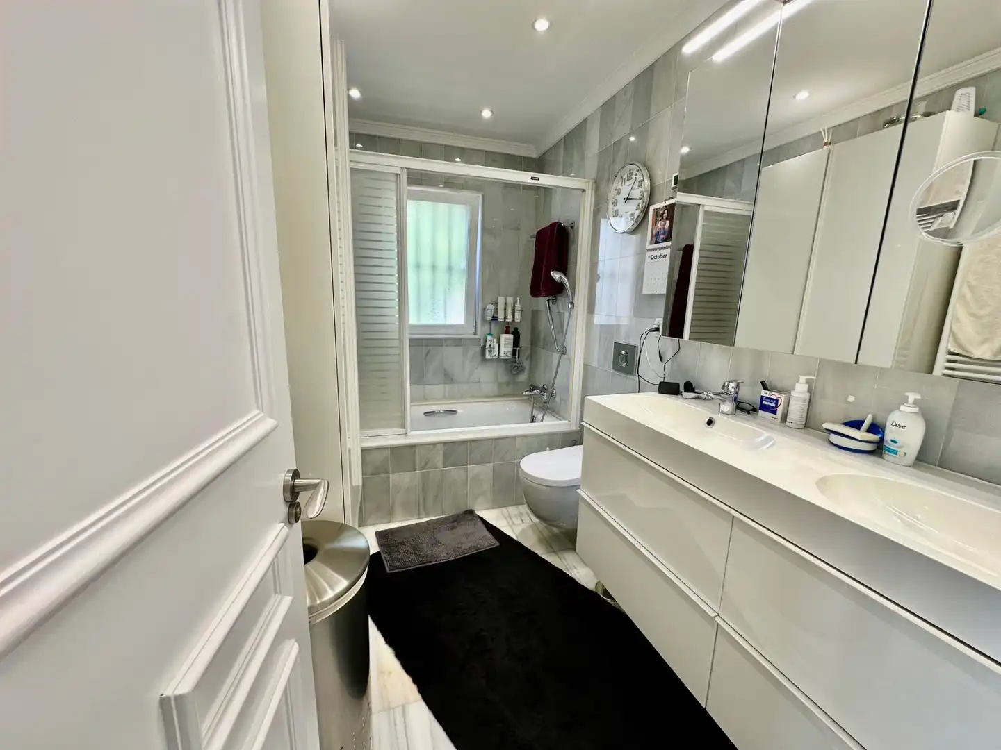 Badezimmer von Wohnungen zur Miete in Benahavís mit Klimaanlage, Terrasse und Abstellraum