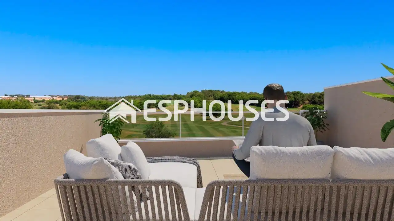 Penthouse with terrace for sale in El Pinar de Campoverde