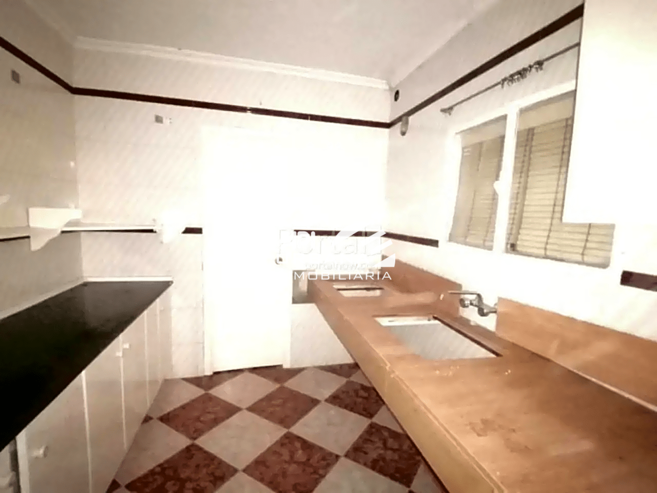 Cuina de Casa o xalet en venda en Encinas Reales amb Balcó