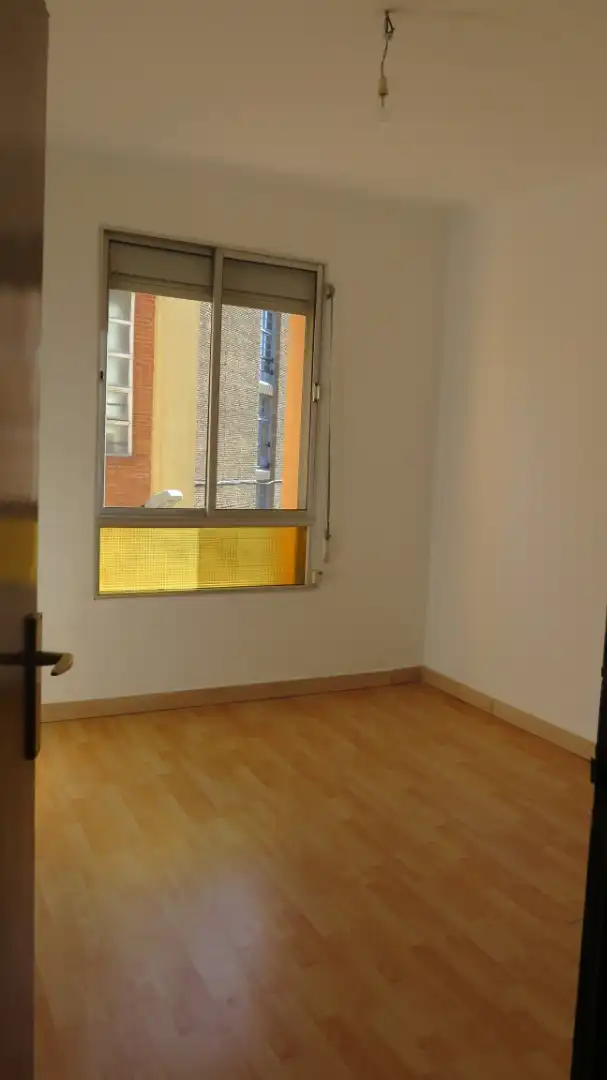 Habitación de Piso de alquiler en  Zaragoza Capital con Calefacción, Horno y Lavadora