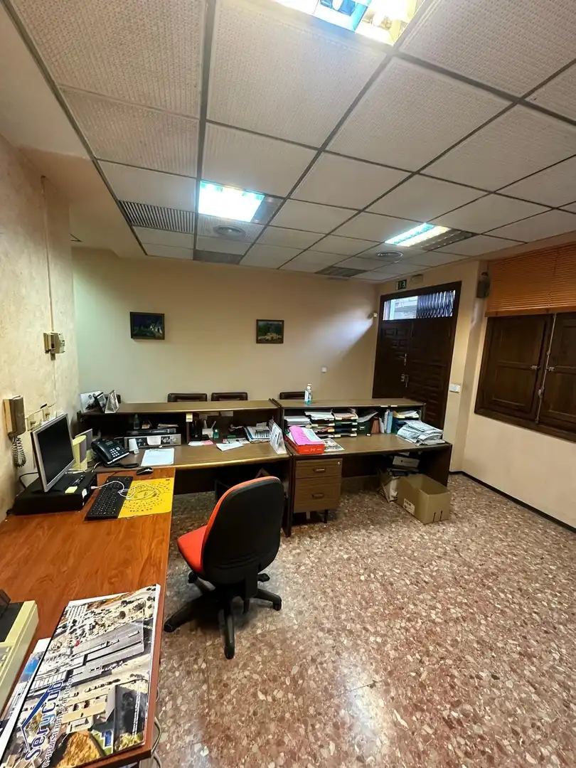 Commercial properties for sale in Torrent  with Air Conditioner and Furnished