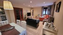 Sala d'estar de Casa o xalet en venda en Portillo amb Aire condicionat, Calefacció i Terrassa