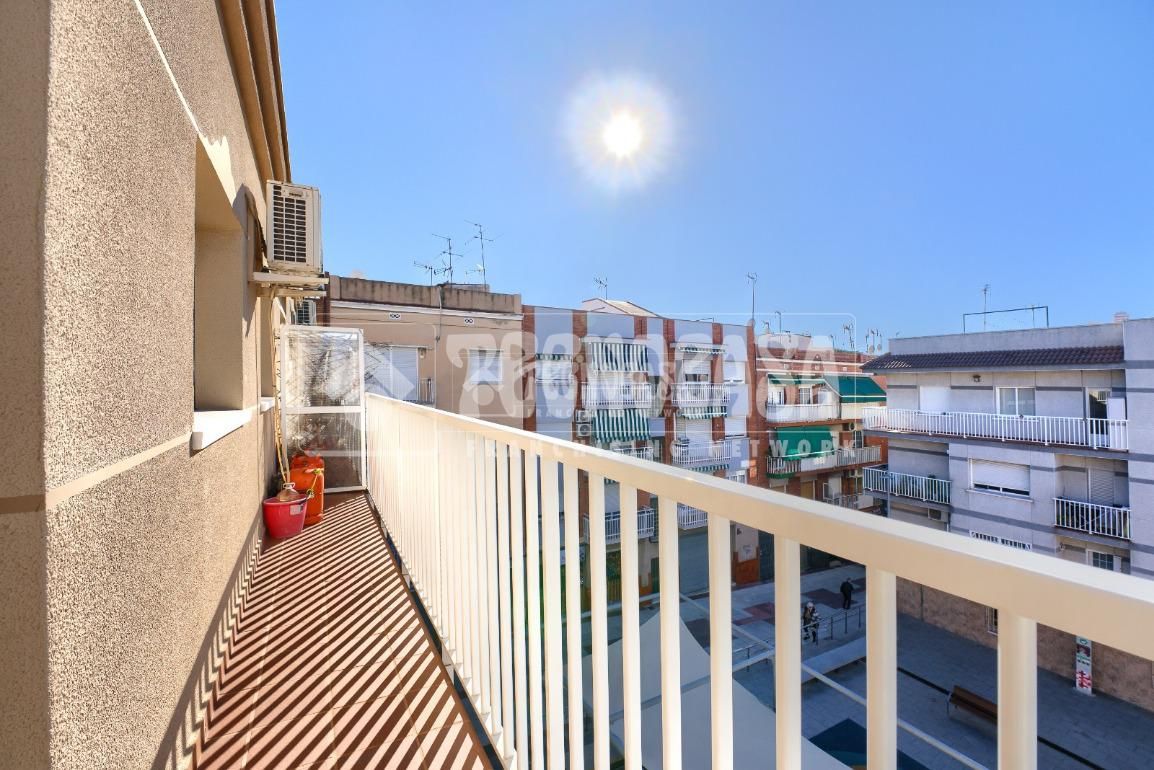 Exterior view of Flat for sale in Sant Joan Despí  with Air Conditioner and Balcony