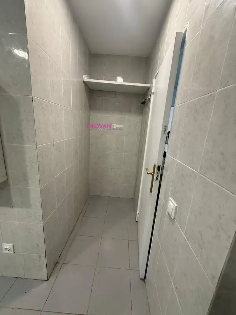 Badezimmer von Wohnung zur Miete in Madrid mit Klimaanlage, Heizung und Parkett