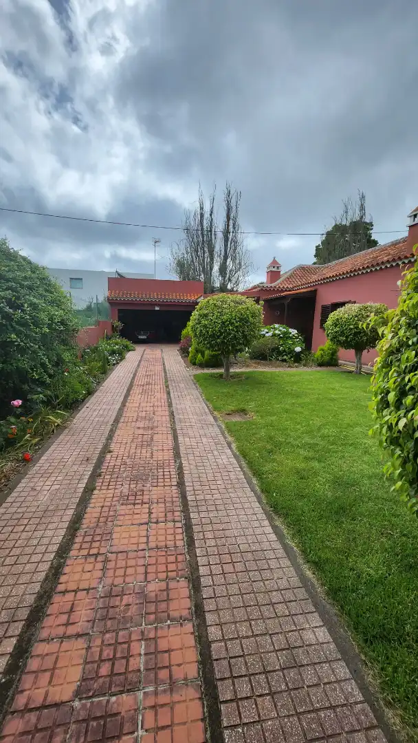 Vista exterior de Casa o chalet en venta en Tacoronte con Jardín privado, Terraza y Amueblado