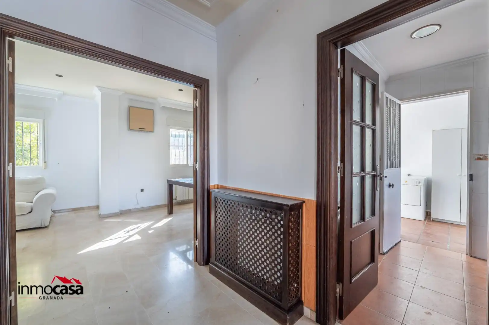 Casa adosada en venta en Ogíjares con Calefacción, Amueblado y Balcón