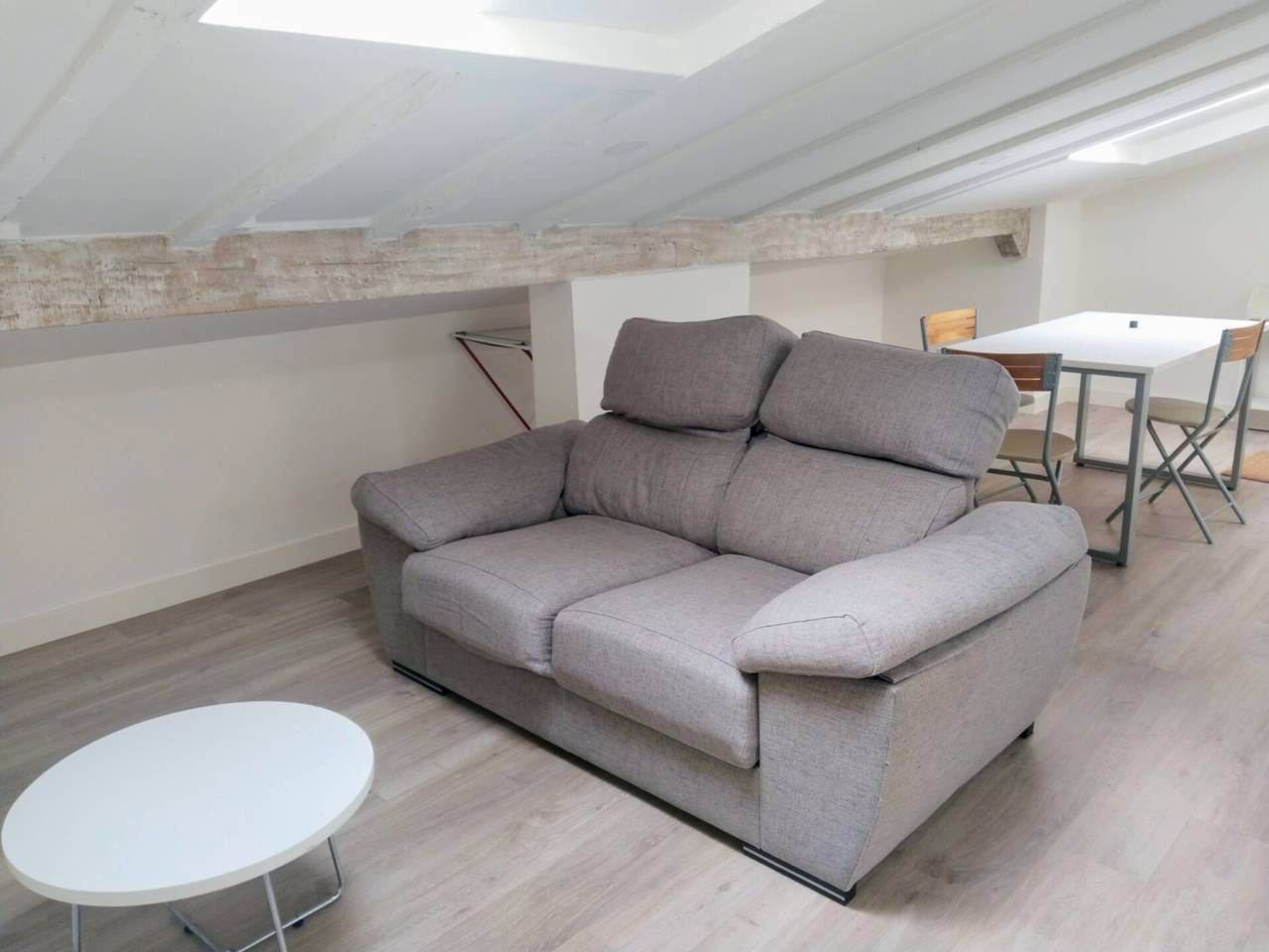 Living room of Apartment for rent in Burgos Capital  with Heating, Parquet flooring and Furnished