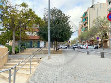 Rez-de-chaussée avec ascenseur à vendre à Centre