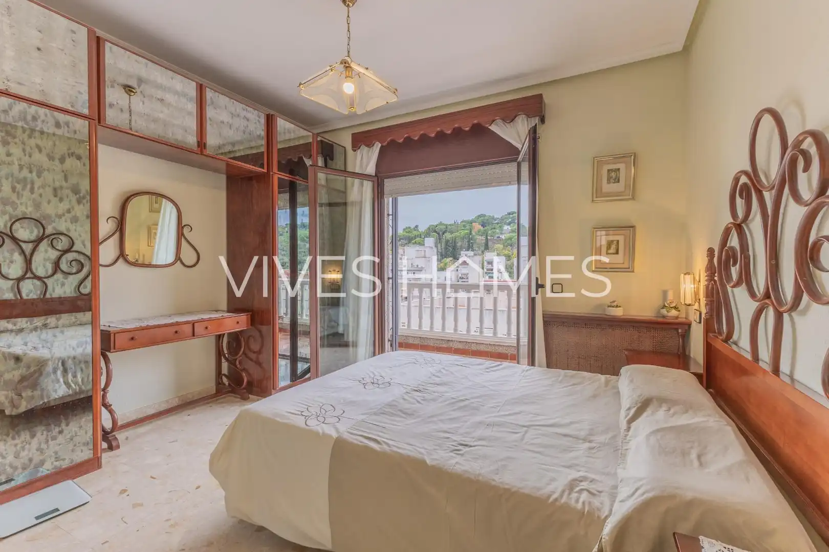 Habitación de Casa adosada en venta en Arenys de Mar con Calefacción, Terraza y Trastero