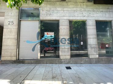 Locale commerciale in vendita a Centro