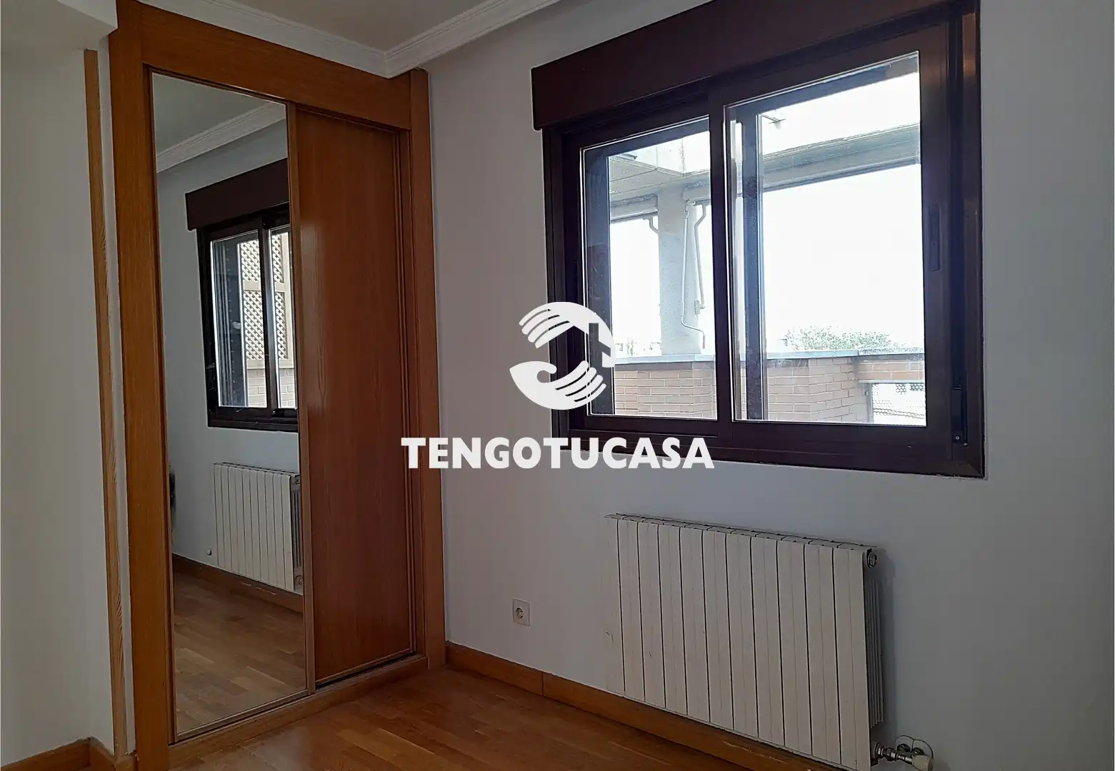 Schlafzimmer von Dachboden zum Verkauf in Madrid mit Klimaanlage, Heizung und Terrasse