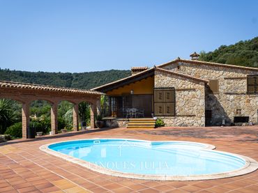 Maison avec balcon à vendre à GIV-6612