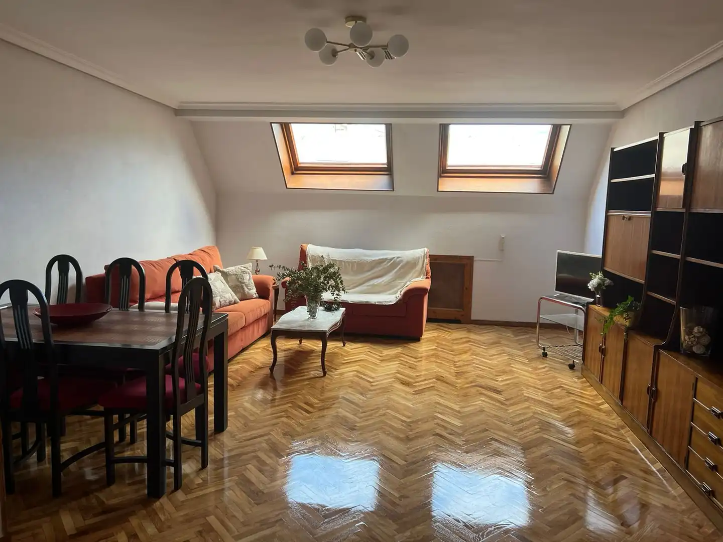 Wohnzimmer von Wohnung zur Miete in Oviedo  mit Heizung, Parkett und Möbliert