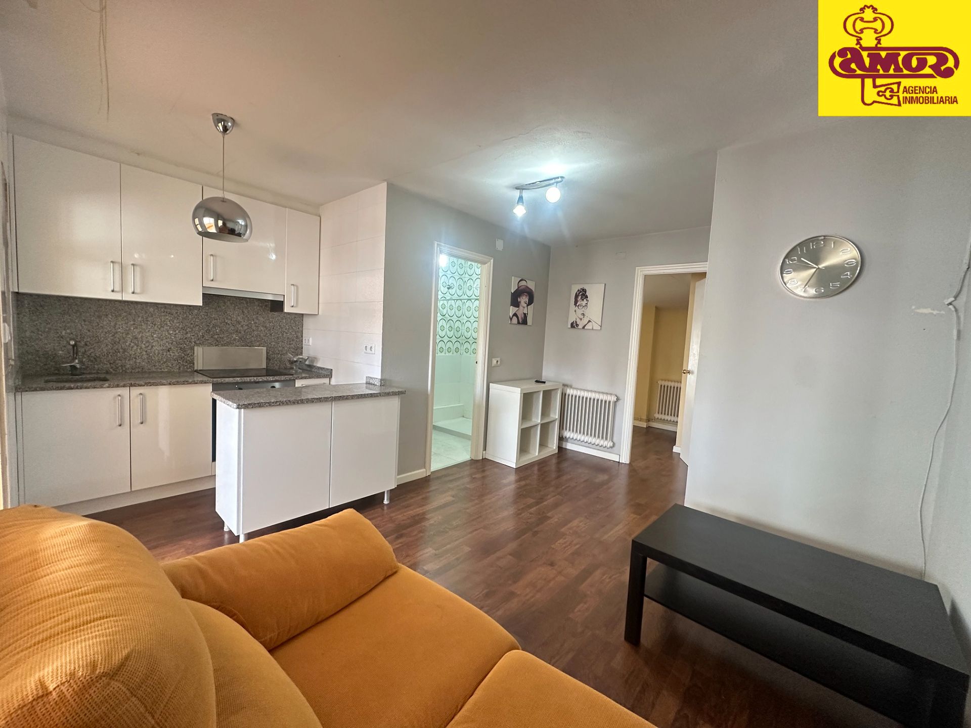 Exterior view of Apartment for sale in Santiago de Compostela   with Heating and Furnished