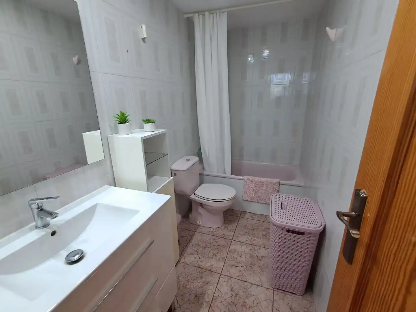 Badezimmer von Wohnung zur Miete in Miramar, Valencia