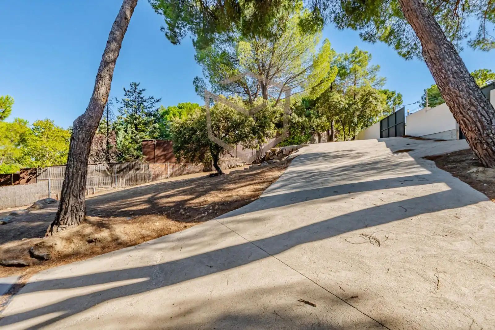Vista exterior de Casa o xalet en venda en San Martín de Valdeiglesias amb Calefacció, Terrassa i Traster