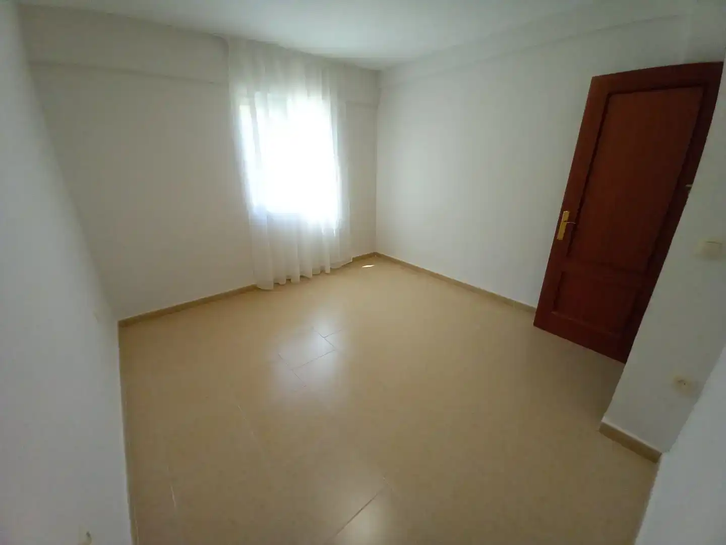 Bedroom of Flat for sale in  Sevilla Capital  with Air Conditioner and Balcony