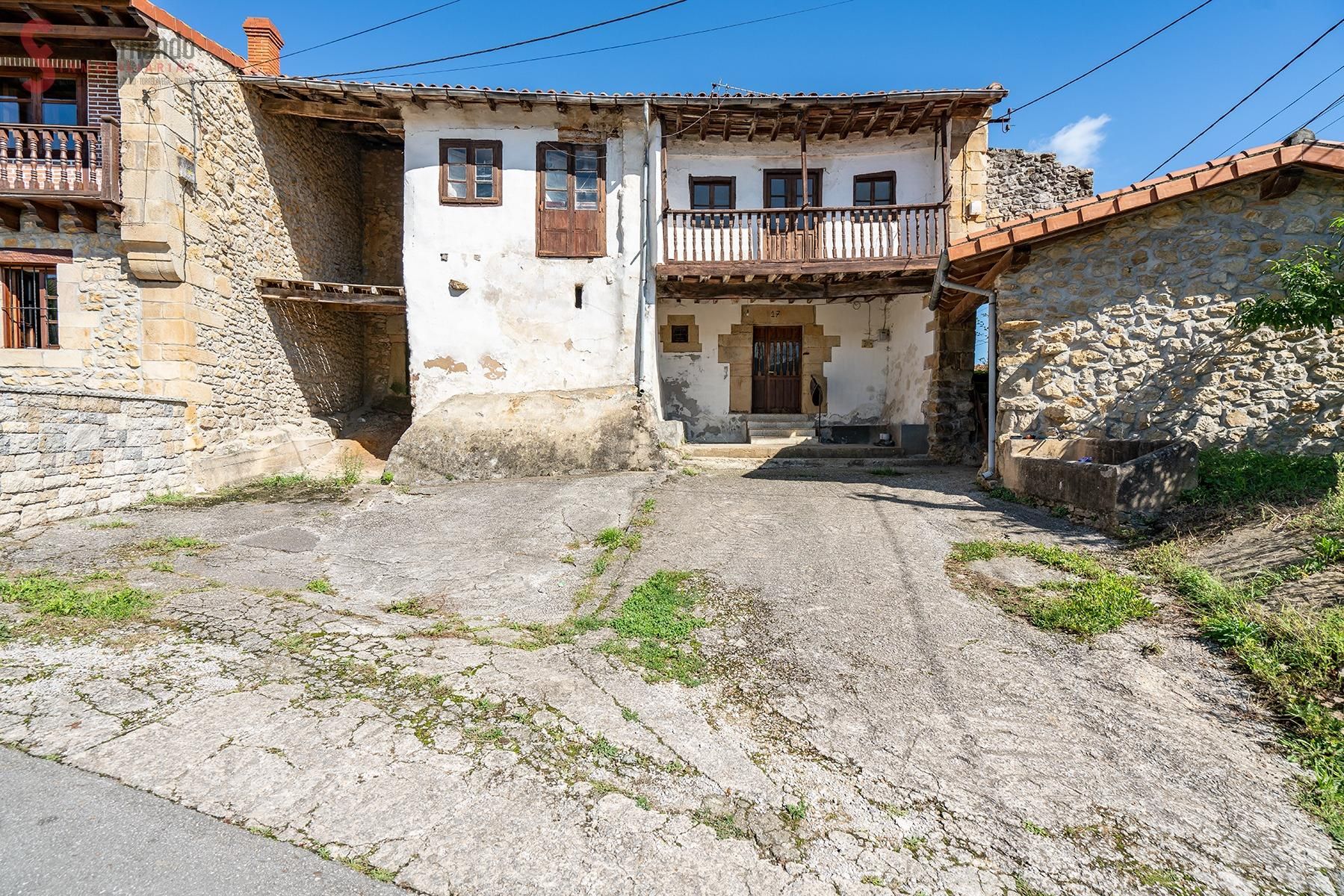 Vista exterior de Casa o chalet en venta en Santillana del Mar con Balcón