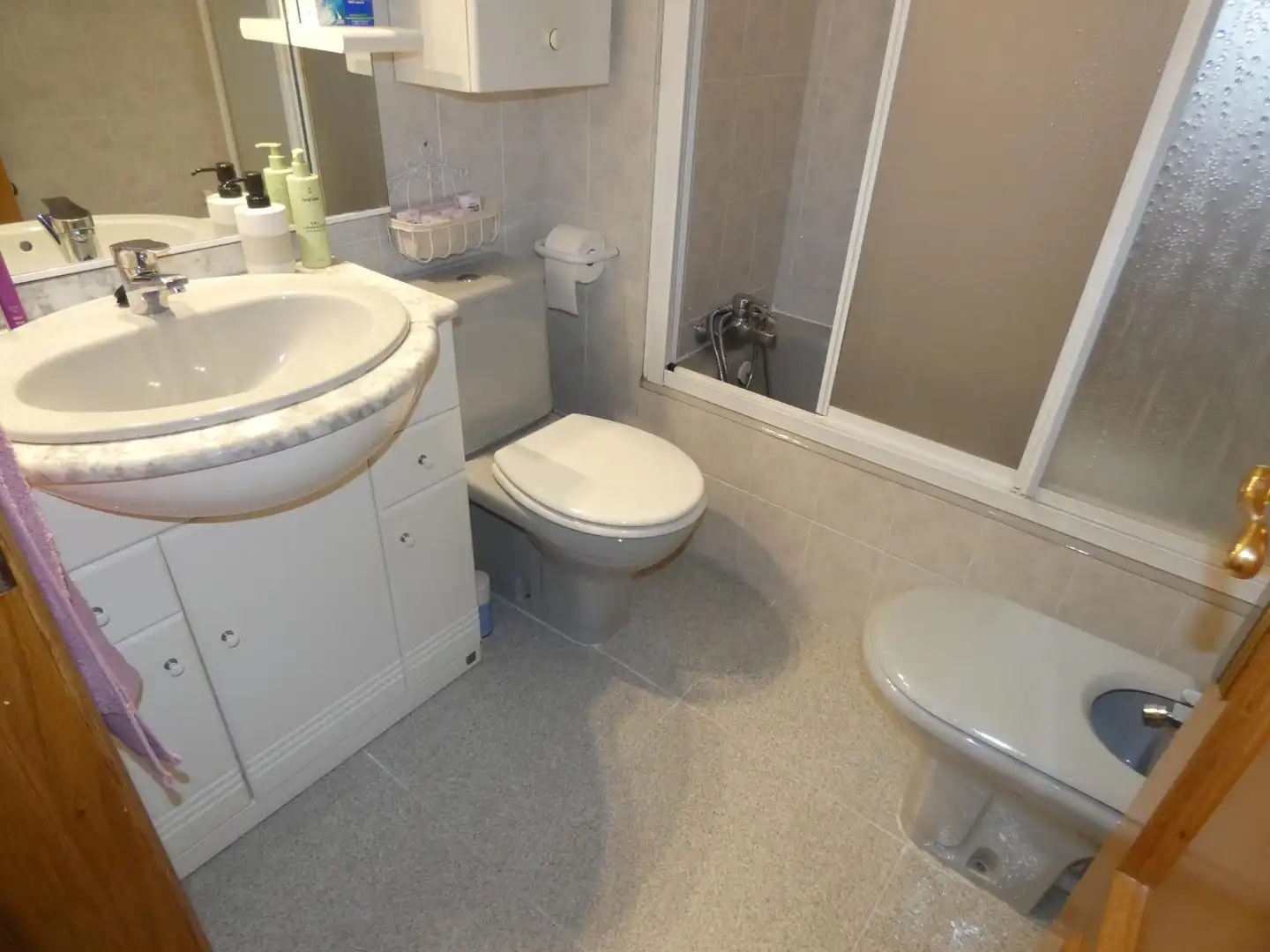 Badezimmer von Wohnung zum Verkauf in Utebo mit Heizung