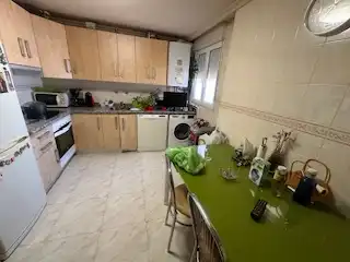 Cocina de Piso en venta en Valverde de la Virgen con Calefacción, Parquet y Terraza