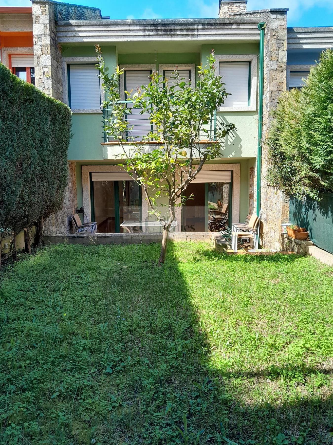Jardí de Casa o xalet de lloguer en Vigo  amb Calefacció, Parquet i Traster