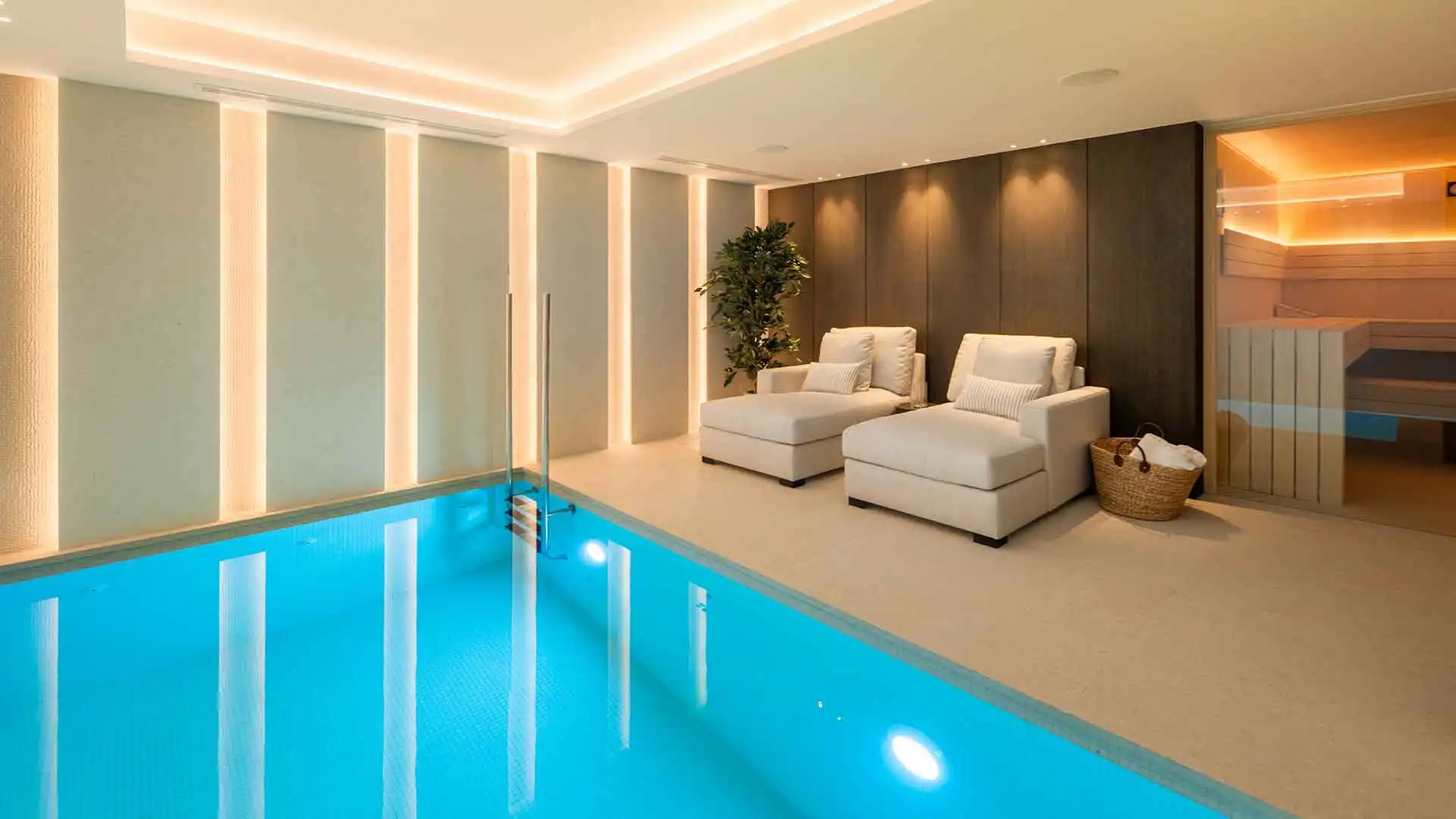 Piscina de Casa o xalet en venda en Benahavís amb Aire condicionat, Jardí privat i Terrassa
