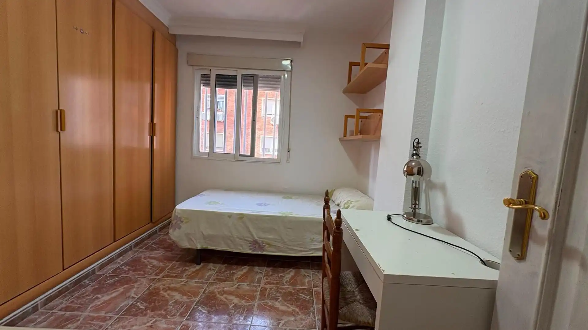 Habitación de Piso de alquiler en Málaga con Aire acondicionado, Amueblado y Balcón