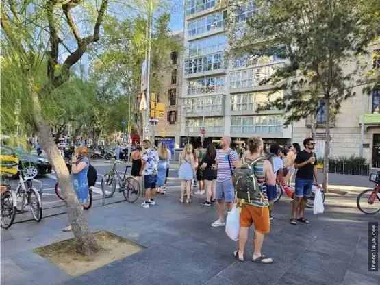 Vista exterior de Local en traspaso en Barcelona con Aire acondicionado, Calefacción y Terraza