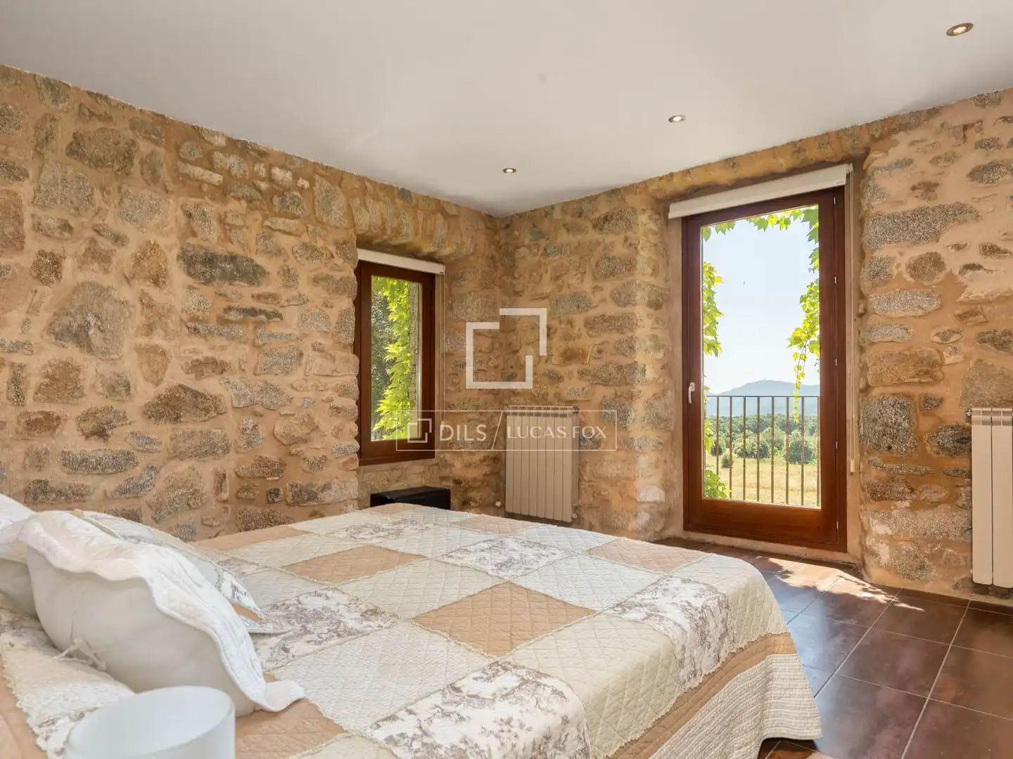 Dormitori de Finca rústica en venda en Maçanet de Cabrenys amb Calefacció, Jardí privat i Traster