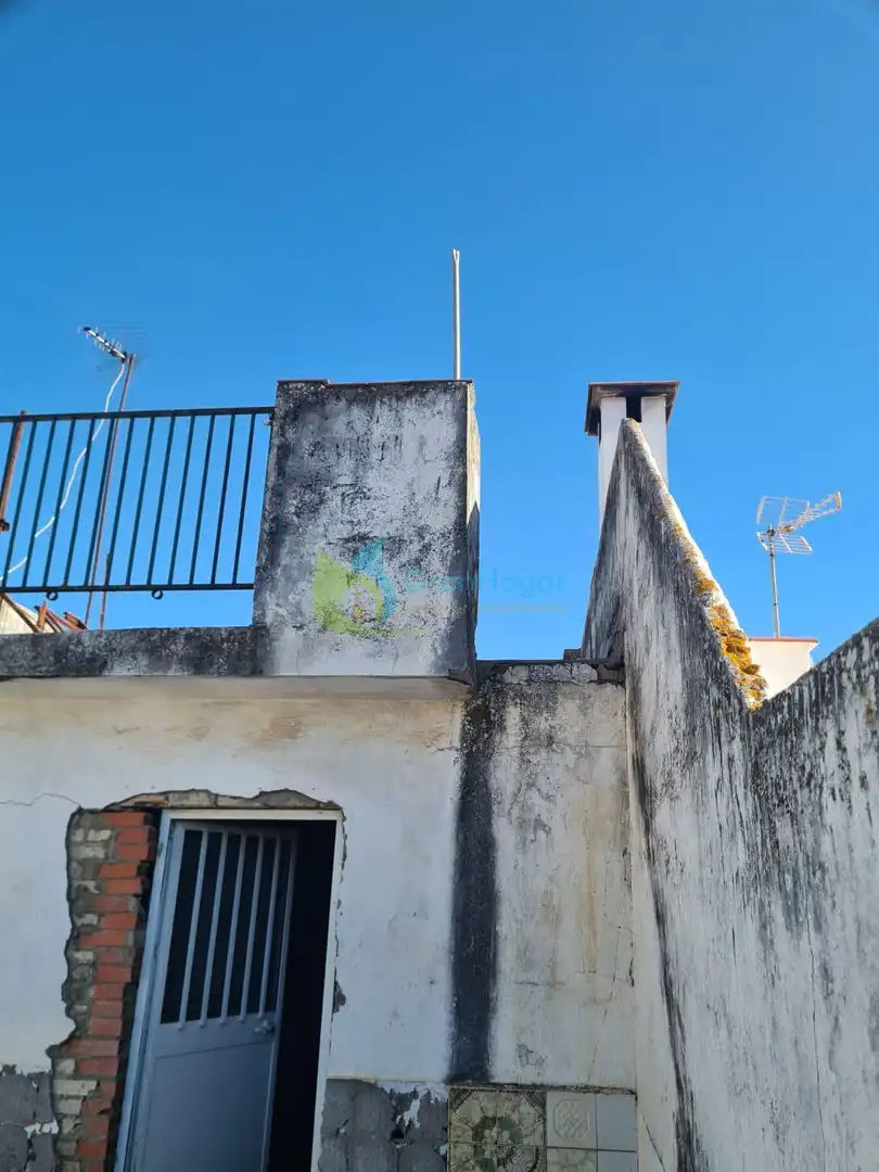 Vista exterior de Casa o xalet en venda en Sevilla amb Balcó