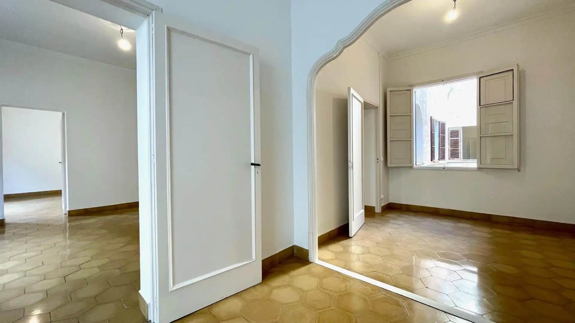 Flat for rent in  Palma de Mallorca  with Air Conditioner and Balcony