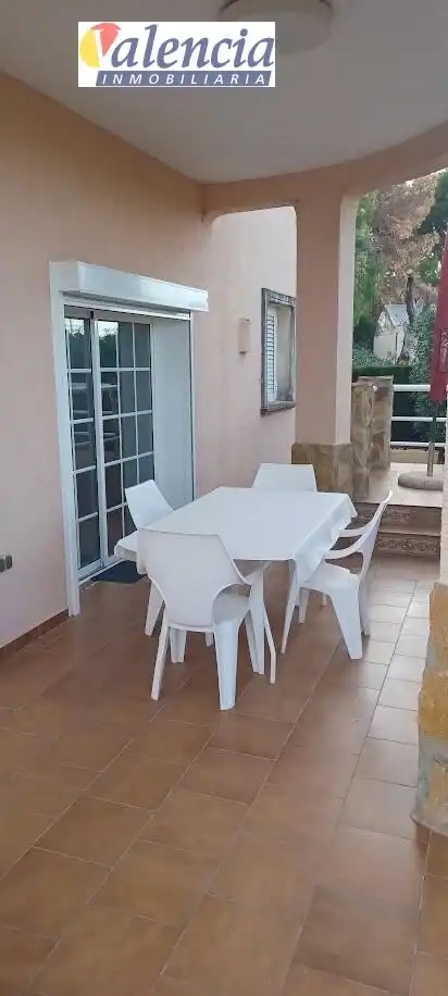 Terraza de Casa o chalet en venta en Chiva con Jardín privado