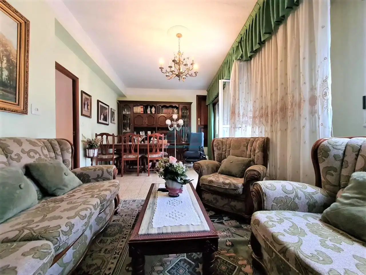 Sala d'estar de Casa o xalet en venda en Ourense Capital  amb Calefacció, Jardí privat i Terrassa