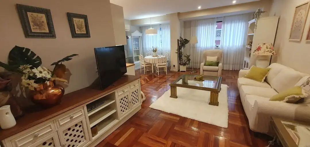 Wohnzimmer von Wohnung zur Miete in Bilbao  mit Heizung