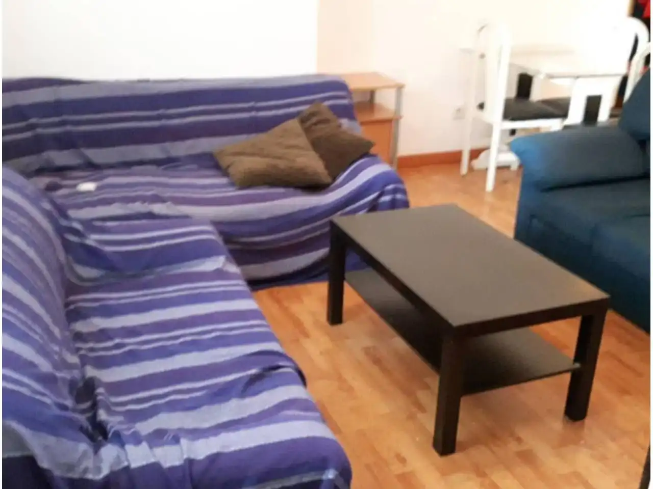 Sala d'estar de Pis en venda en Ourense Capital  amb Calefacció, Parquet i Traster