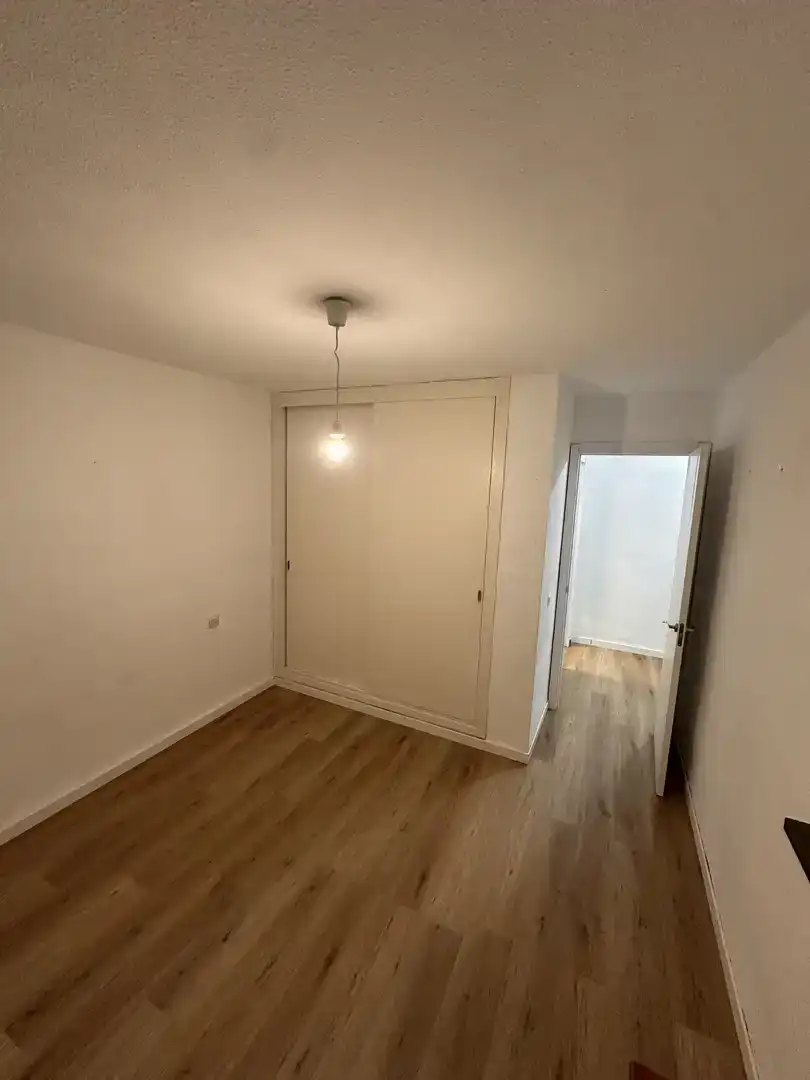Piso para compartir en La Línea de la Concepción con Aire acondicionado, Parquet y Piscina