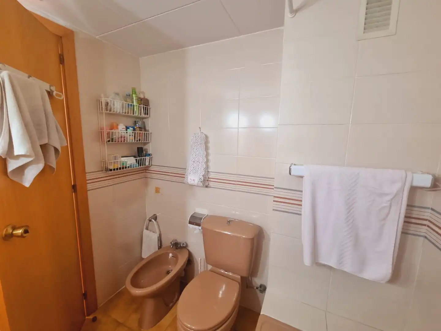 Bathroom of Flat for sale in Salou  with Air Conditioner, Heating and Parquet flooring