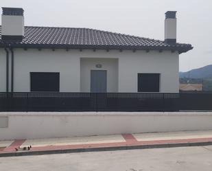 Exterior view of House or chalet for sale in Burgohondo  with Private garden and Storage room