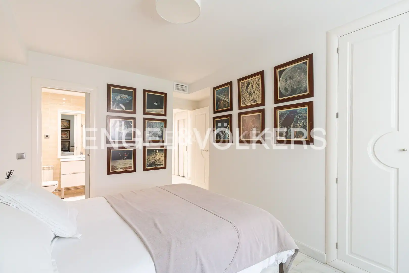 Habitación de Casa adosada en venta en Madrid con Aire acondicionado, Calefacción y Terraza